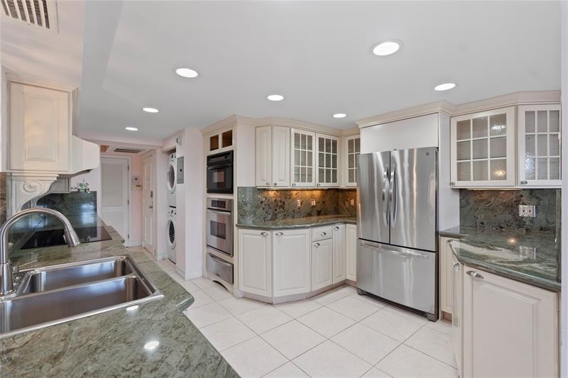 Lauderdale By The Sea, Florida, 33308, United States, 2 Bedrooms Bedrooms, ,2 BathroomsBathrooms,Residential,For Sale,1898422