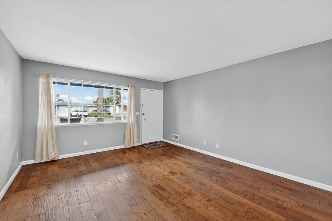 Watsonville, California, 95076, United States, 2 Bedrooms Bedrooms, ,1 BathroomBathrooms,Residential,For Sale,1969209