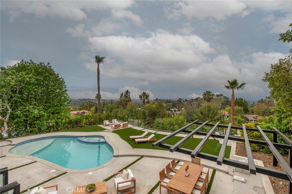 Encino, California, 91316, United States, 6 Bedrooms Bedrooms, ,5 BathroomsBathrooms,Residential,For Sale,1938851