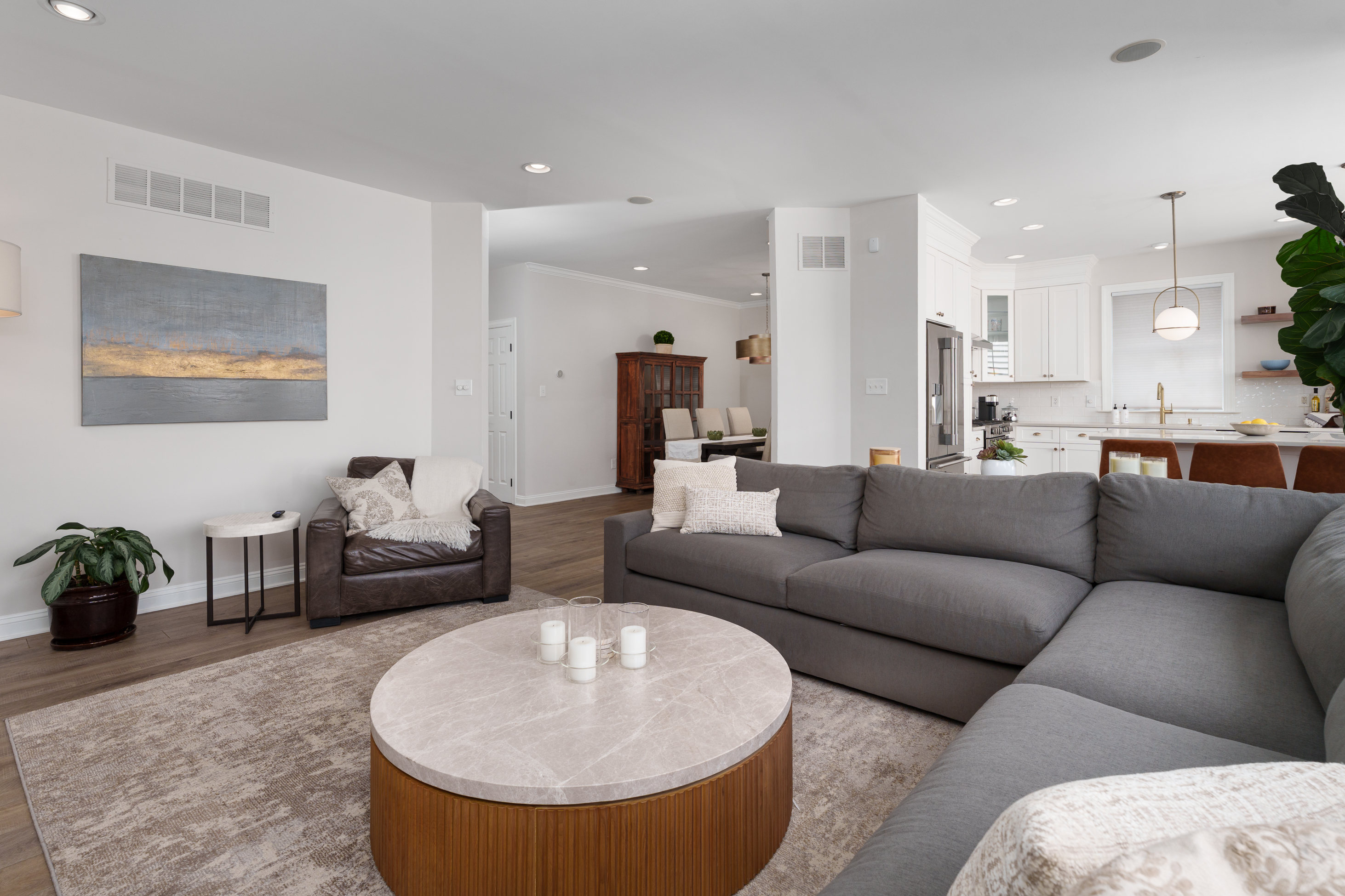 Turn-Key Town Center Home on a Picture-Perfect Lot - 物件實景