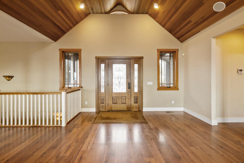 Klamath Falls, Oregon, 97601, United States, 4 Bedrooms Bedrooms, ,3 BathroomsBathrooms,Residential,For Sale,1987766