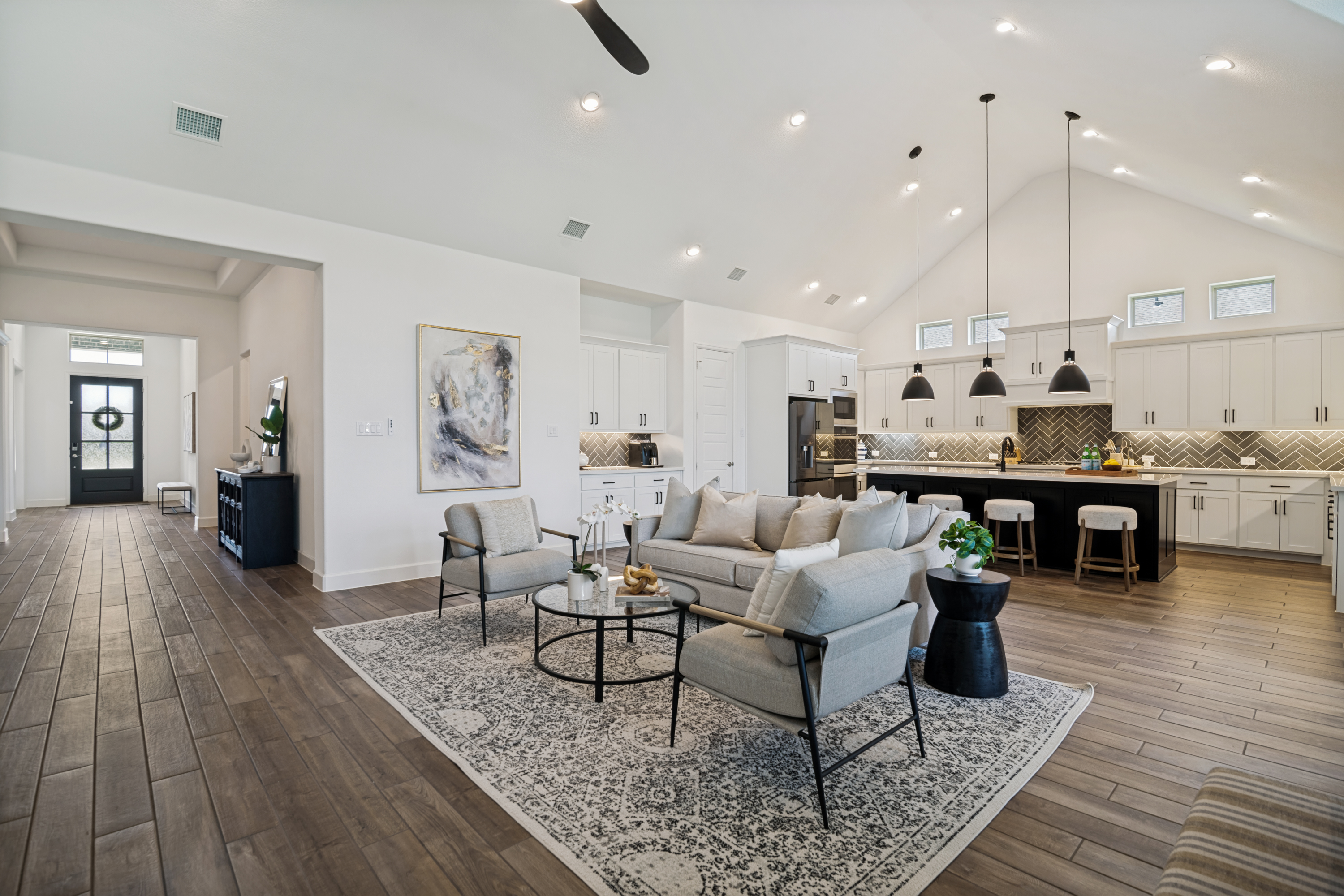  Better Than New  Perry Home on Expansive Nearly Half-Acre Lot - 物件實景