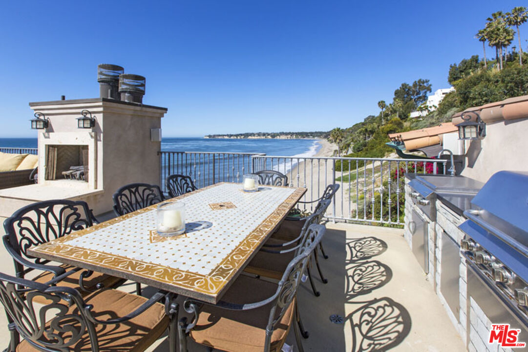 Malibu, California, 90265, United States, 5 Bedrooms Bedrooms, ,6 BathroomsBathrooms,Residential,For Sale,1895522