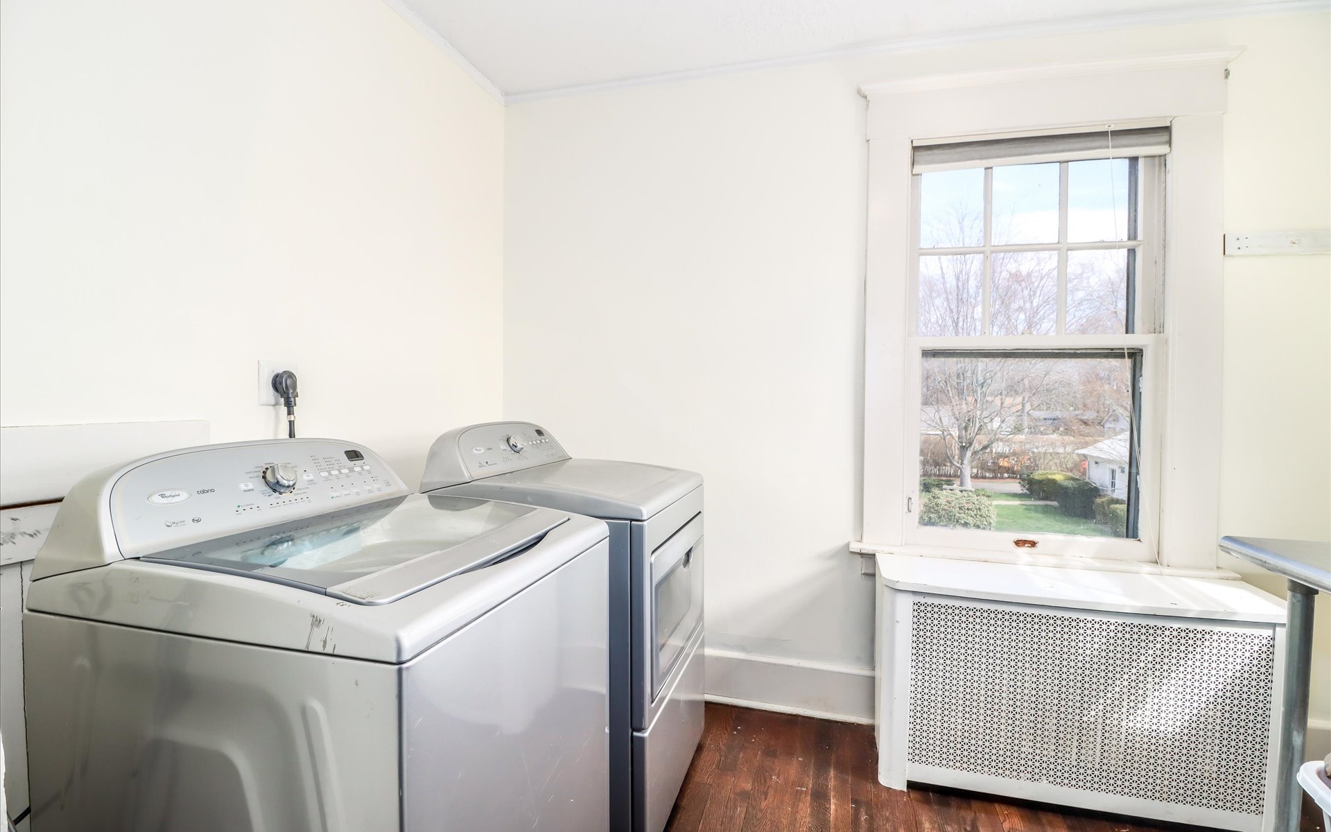  Historic 1918 Colonial with Geothermal + Solar Innovation - 物件實景