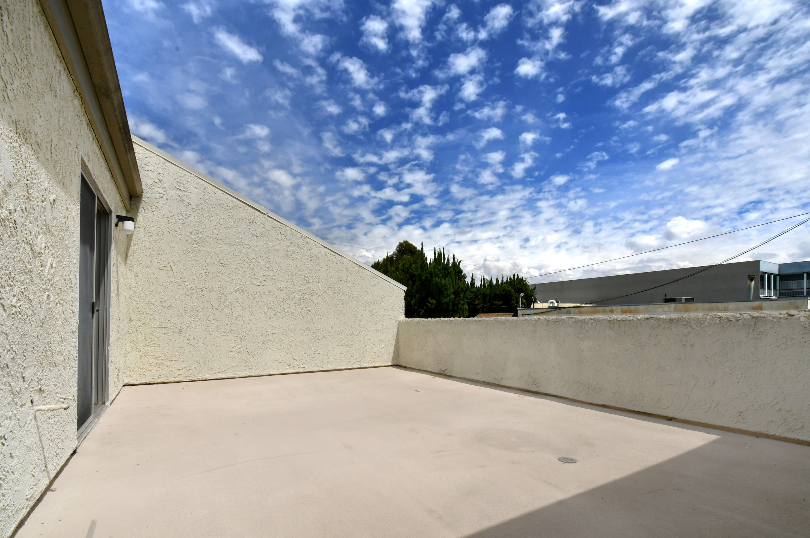  11738 Moorpark Street Unit E - 物件實景