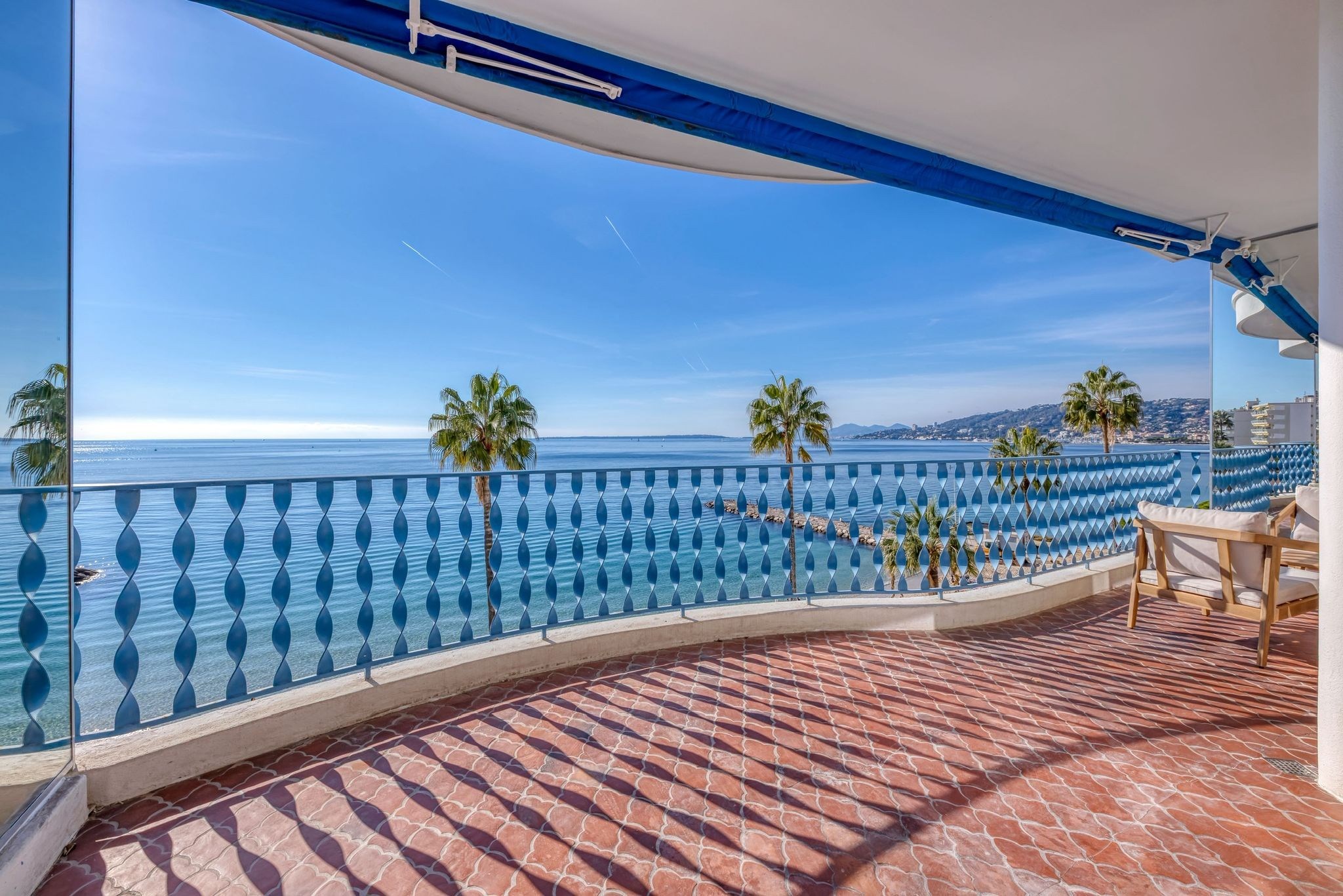  Luxury seafront apartment with panoramic views in Juan-les-Pins - 物件實景