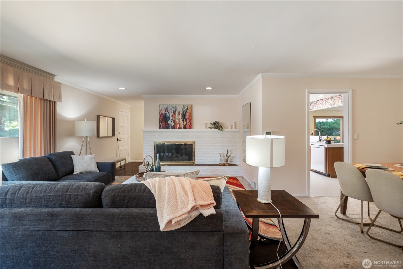 Kirkland, Washington, 98033, United States, 3 Bedrooms Bedrooms, ,2 BathroomsBathrooms,Residential,For Sale,1904417
