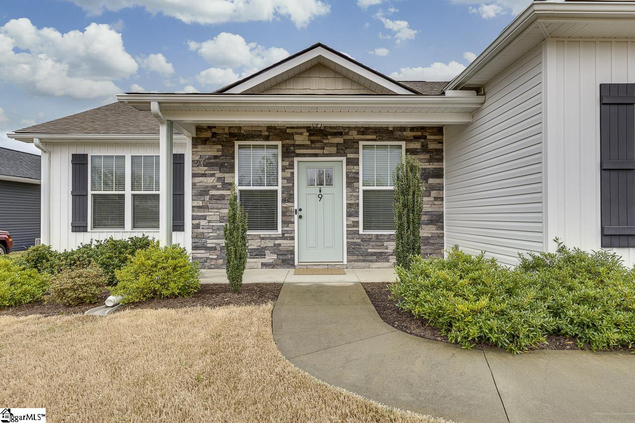 Travelers Rest, South Carolina, 29690, United States, 3 Bedrooms Bedrooms, ,3 BathroomsBathrooms,Residential,For Sale,1868867