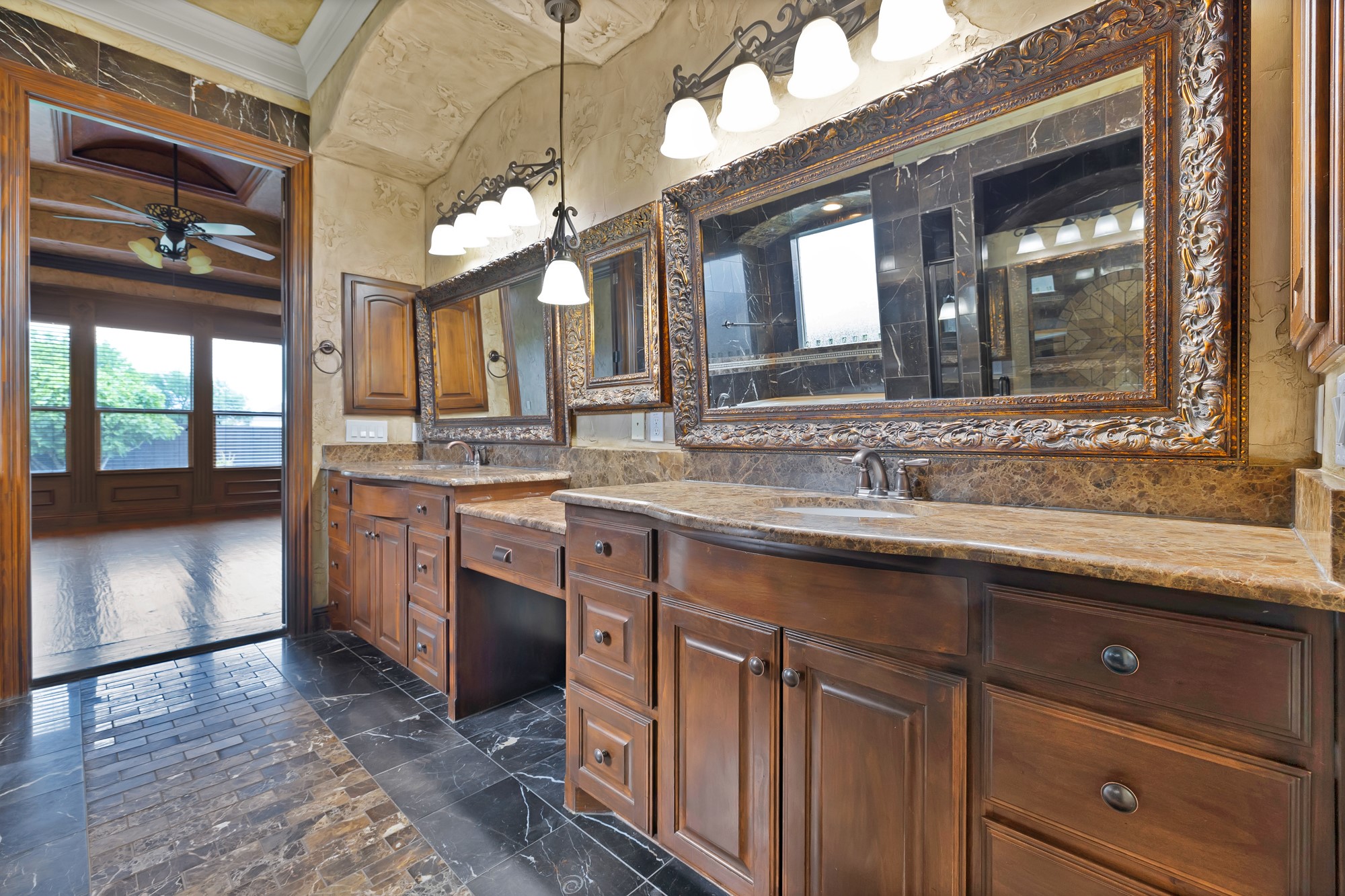 Mansfield, Texas, 76063, United States, 5 Bedrooms Bedrooms, ,5 BathroomsBathrooms,Residential,For Sale,1796537