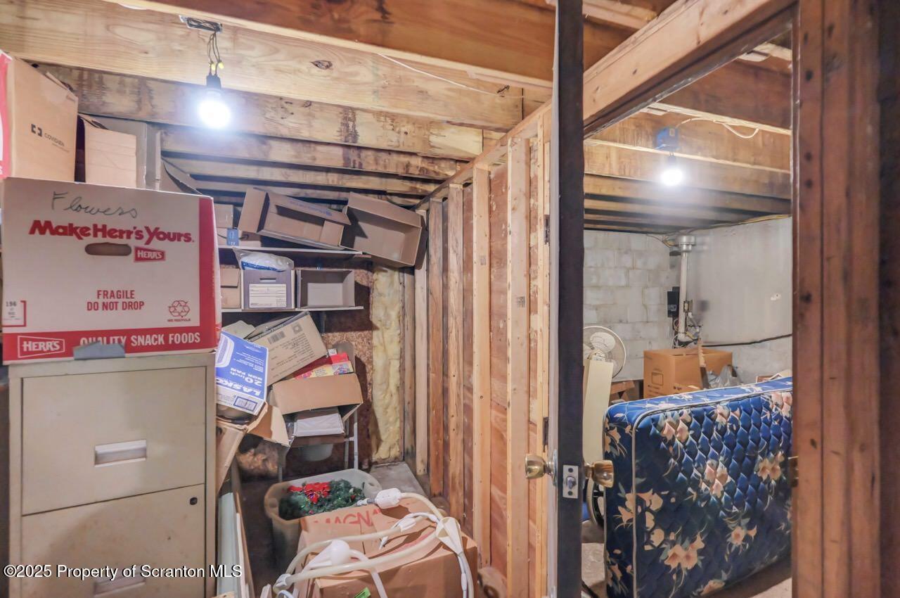 Gouldsboro, Pennsylvania, 18424, United States, 4 Bedrooms Bedrooms, ,3 BathroomsBathrooms,Residential,For Sale,1998512