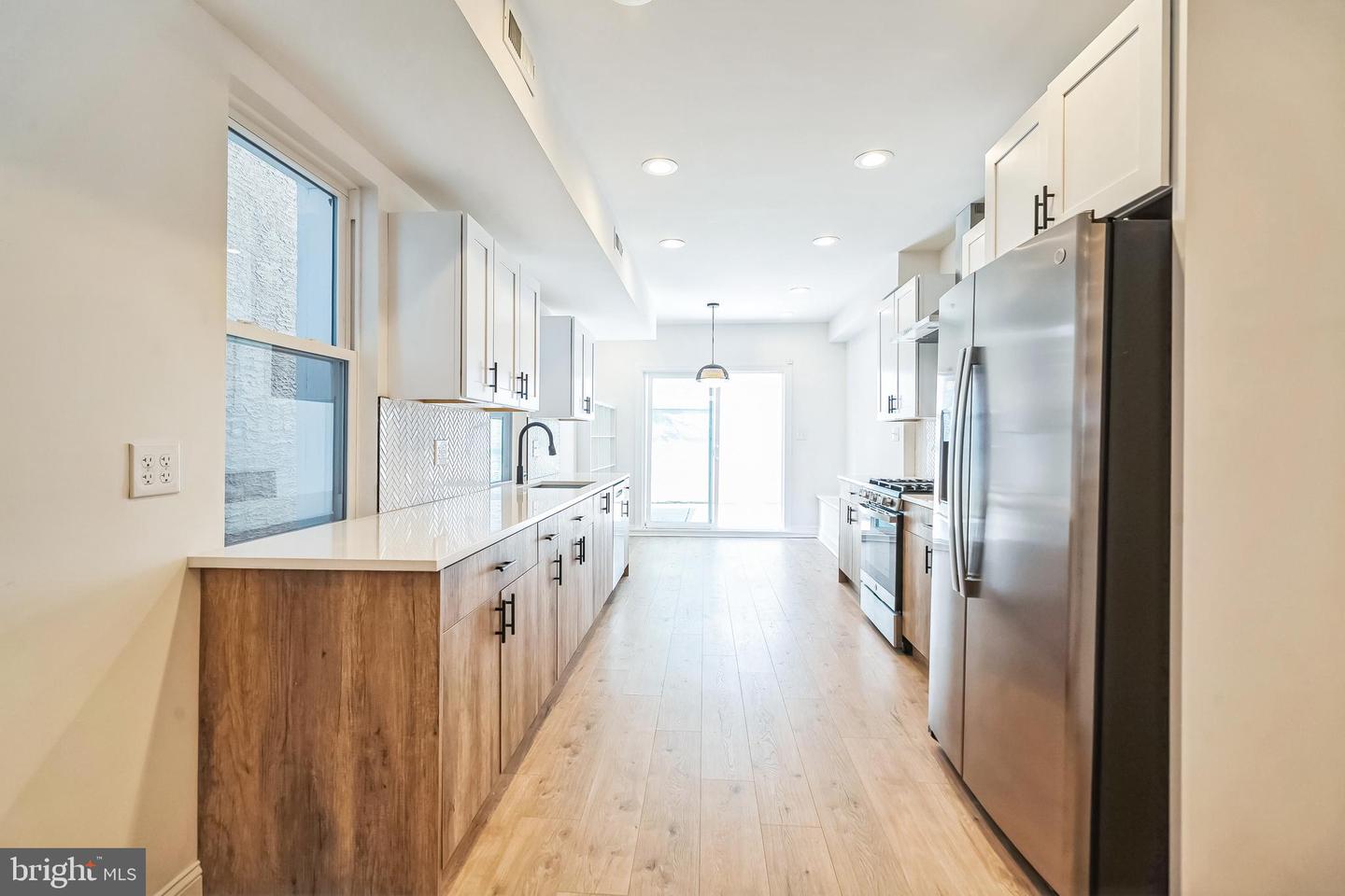 Philadelphia, Pennsylvania, 19130, United States, 4 Bedrooms Bedrooms, ,3 BathroomsBathrooms,Residential,For Sale,1949976