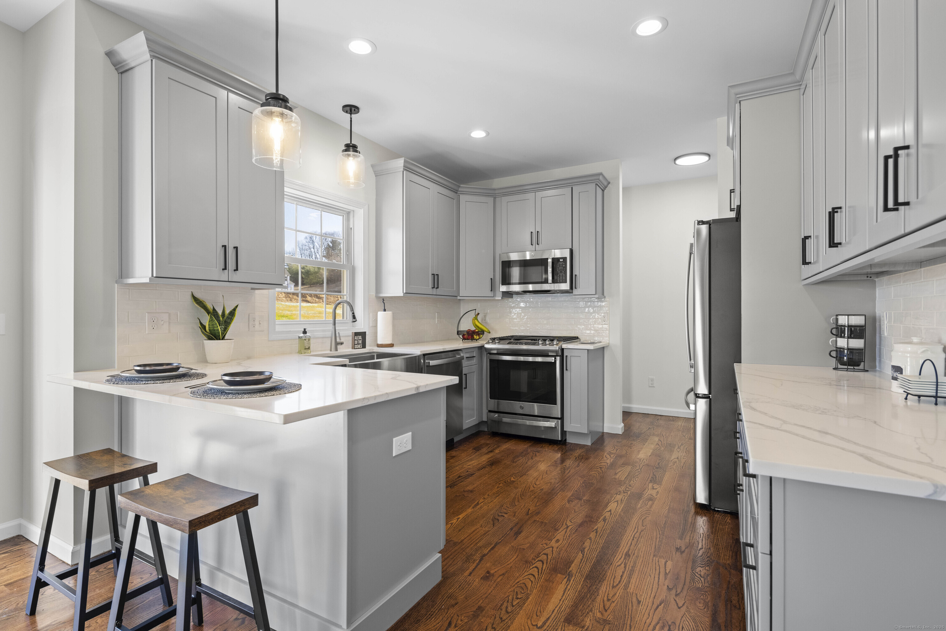 Bristol, Connecticut, 06010, United States, 3 Bedrooms Bedrooms, ,3 BathroomsBathrooms,Residential,For Sale,1920103