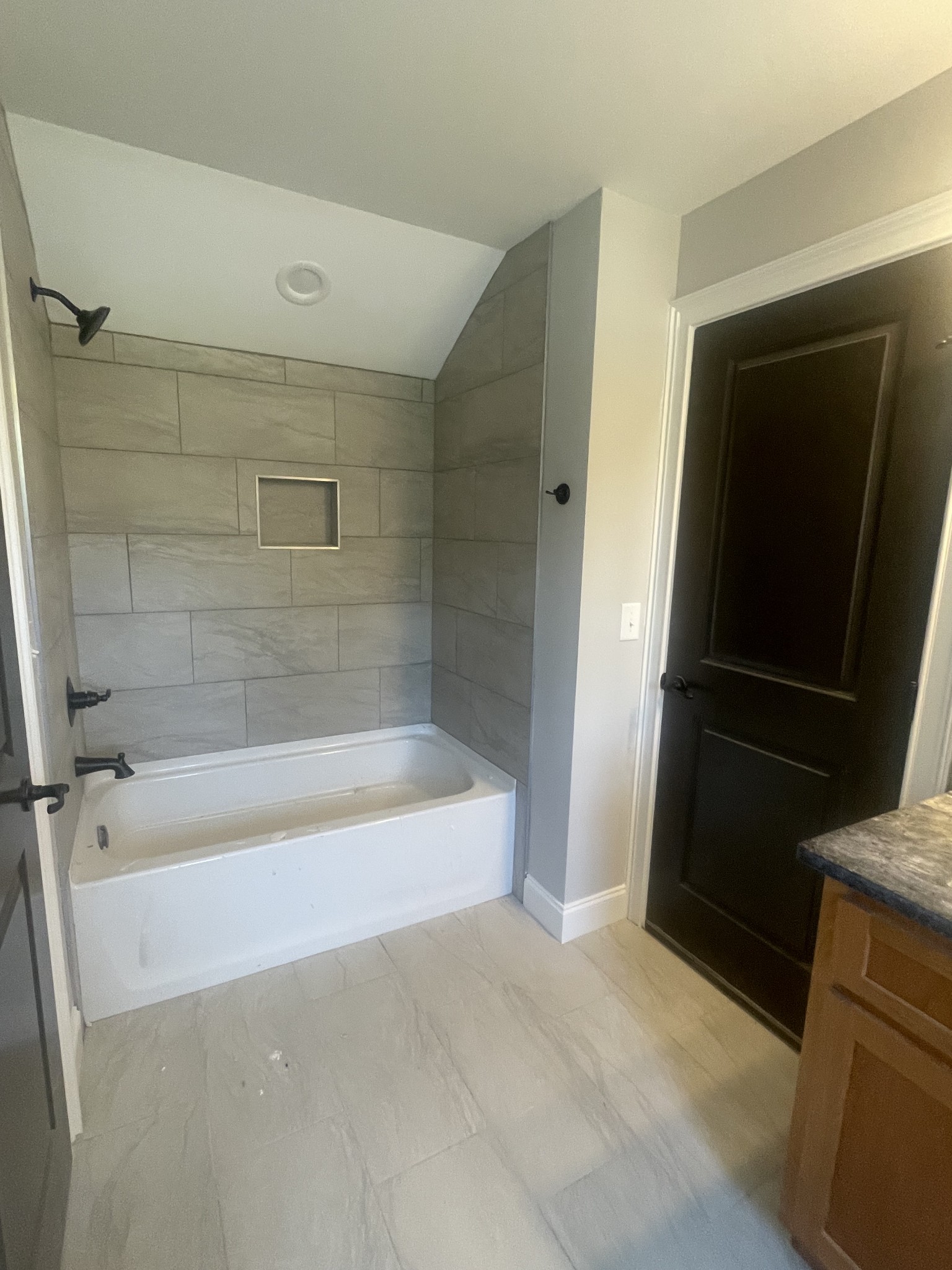 Winchester, Tennessee, 37398, United States, 3 Bedrooms Bedrooms, ,4 BathroomsBathrooms,Residential,For Sale,1928177