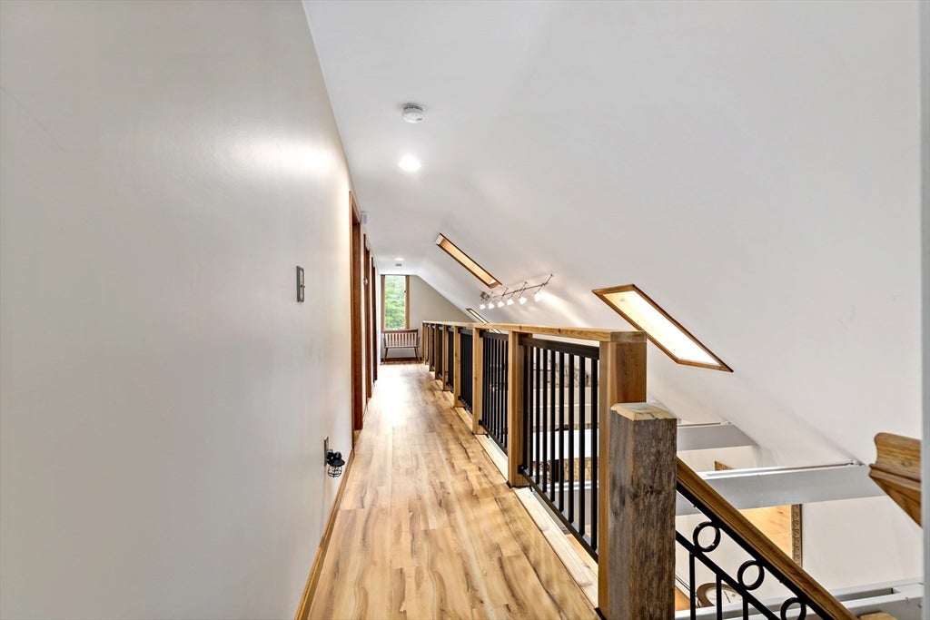 Kingston, Massachusetts, 02364, United States, 3 Bedrooms Bedrooms, ,2 BathroomsBathrooms,Residential,For Sale,1975778