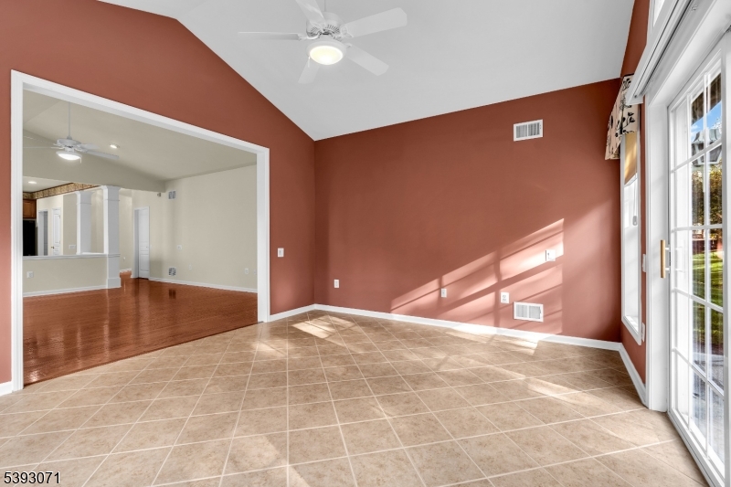 Franklin Twp., New Jersey, 08873, United States, 2 Bedrooms Bedrooms, ,3 BathroomsBathrooms,Residential,For Sale,1987602