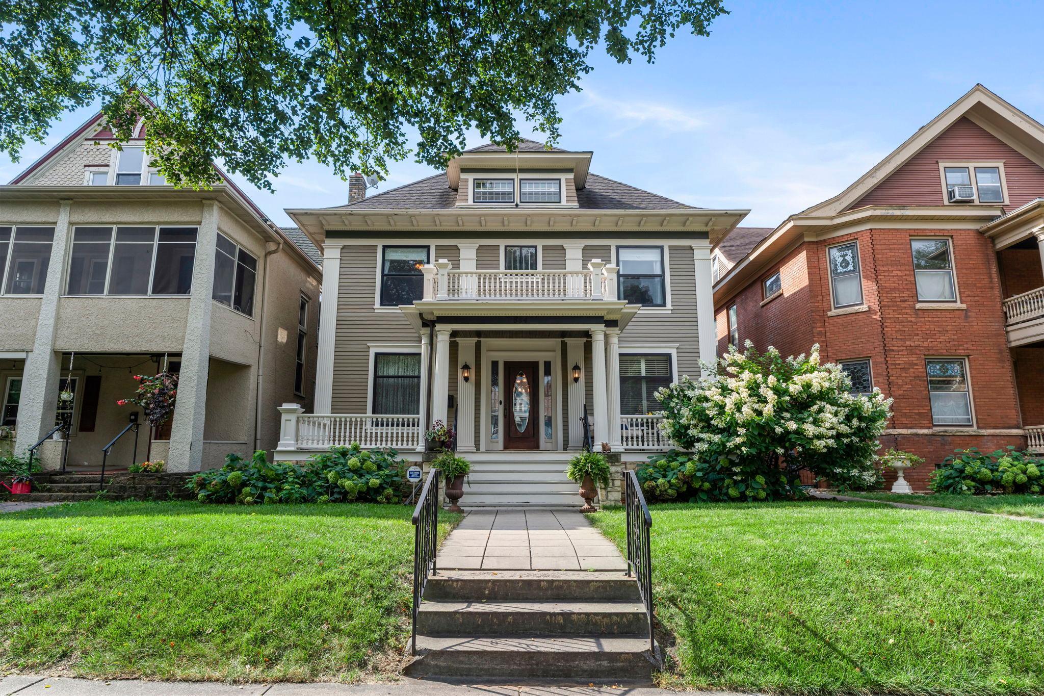 Saint Paul, Minnesota, 55105, United States, 4 Bedrooms Bedrooms, ,4 BathroomsBathrooms,Residential,For Sale,1941014