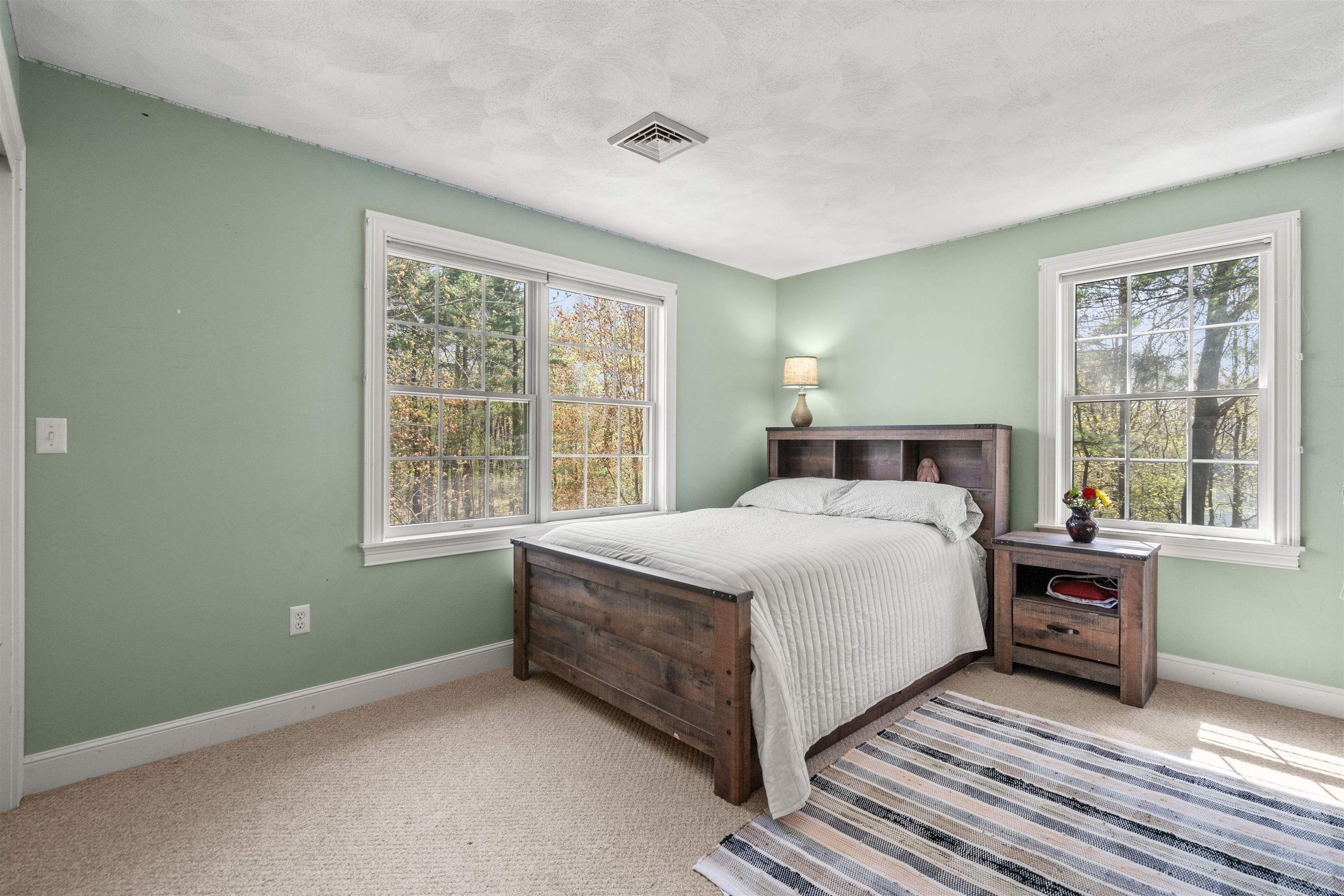 Hollis, New Hampshire, 03049, United States, 4 Bedrooms Bedrooms, ,3 BathroomsBathrooms,Residential,For Sale,1883296