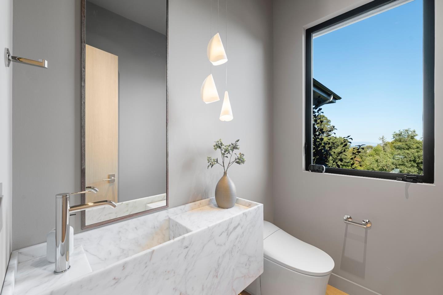 Hillsborough, California, 94010, United States, 5 Bedrooms Bedrooms, ,5 BathroomsBathrooms,Residential,For Sale,1947157
