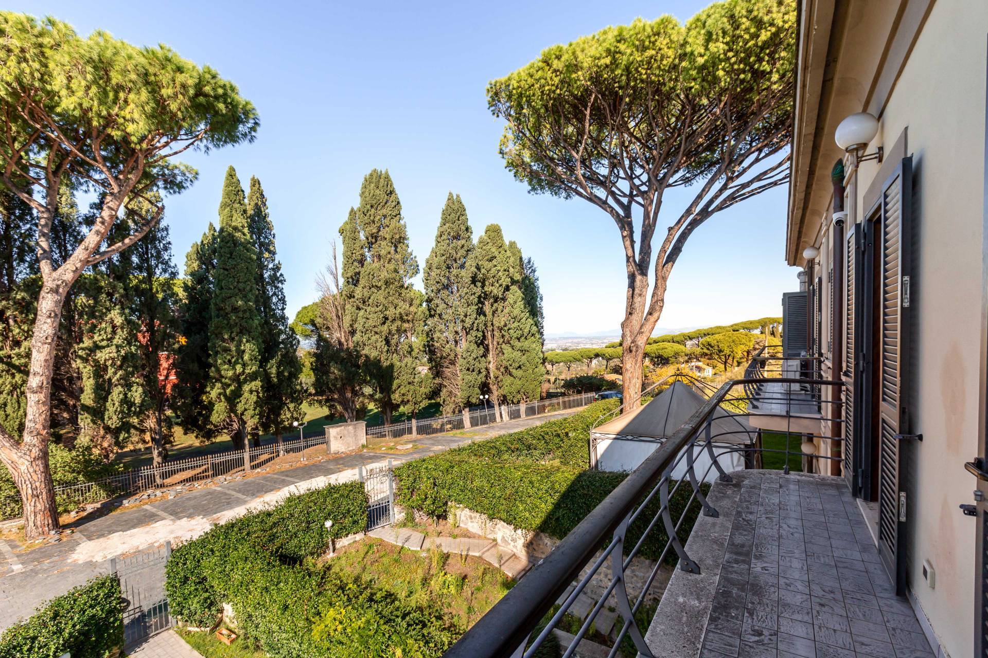 Grottaferrata, Roma, 00046, IT, 4 Bedrooms Bedrooms, ,2 BathroomsBathrooms,Residential,For Sale,1989453