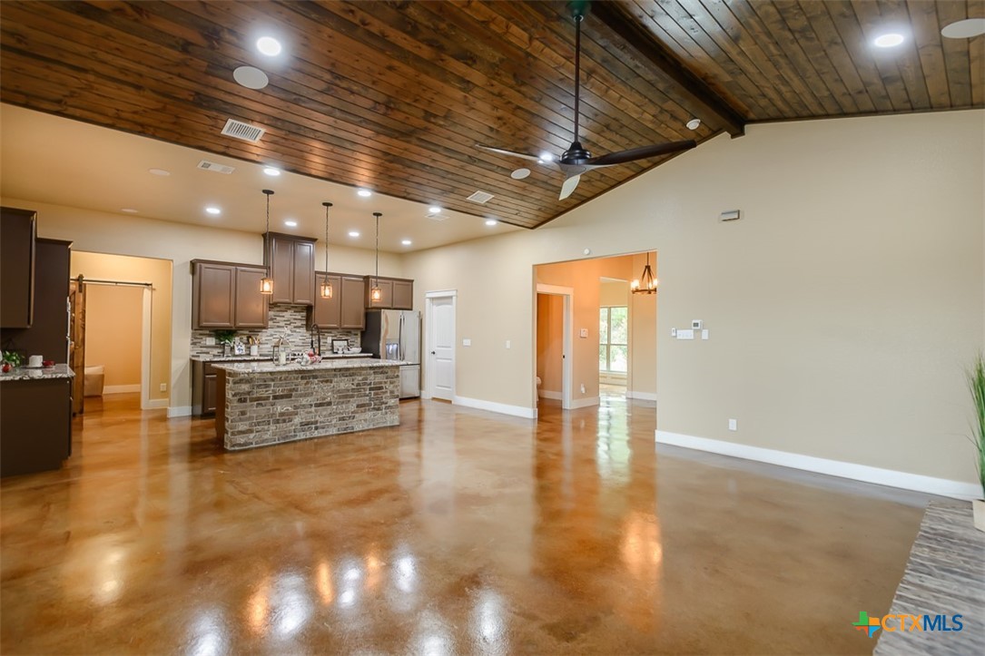 Gatesville, Texas, 76528, United States, 3 Bedrooms Bedrooms, ,3 BathroomsBathrooms,Residential,For Sale,1989706