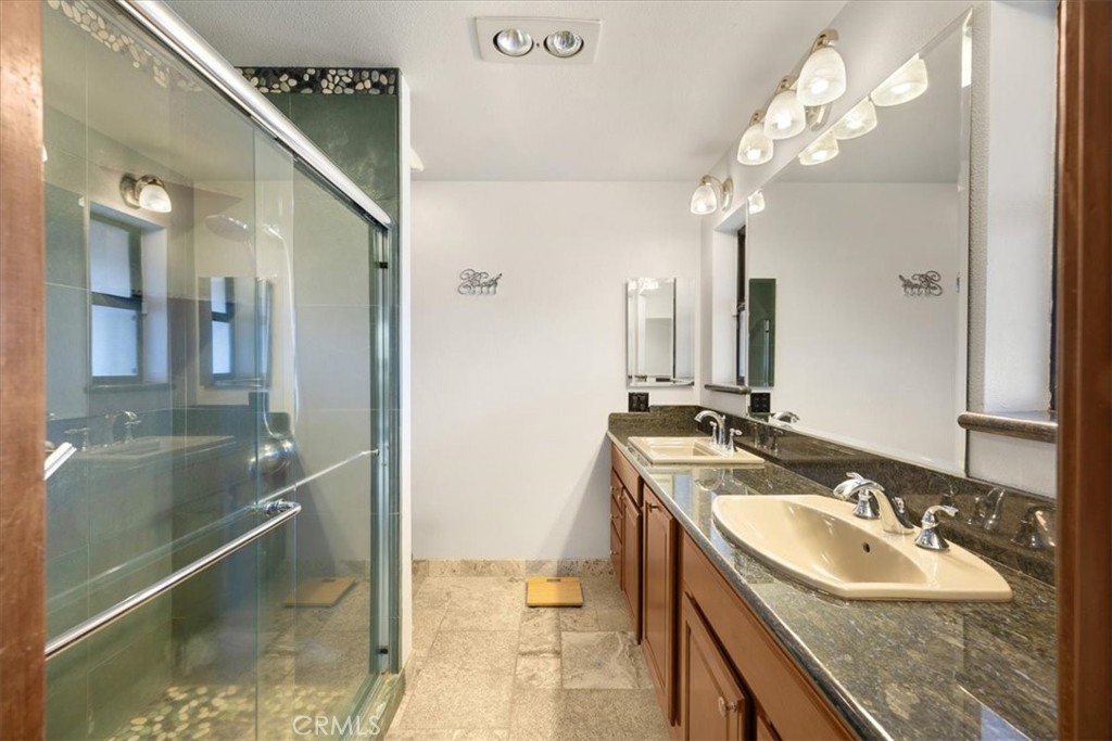 Hesperia, California, 92345, United States, 6 Bedrooms Bedrooms, ,4 BathroomsBathrooms,Residential,For Sale,1942920
