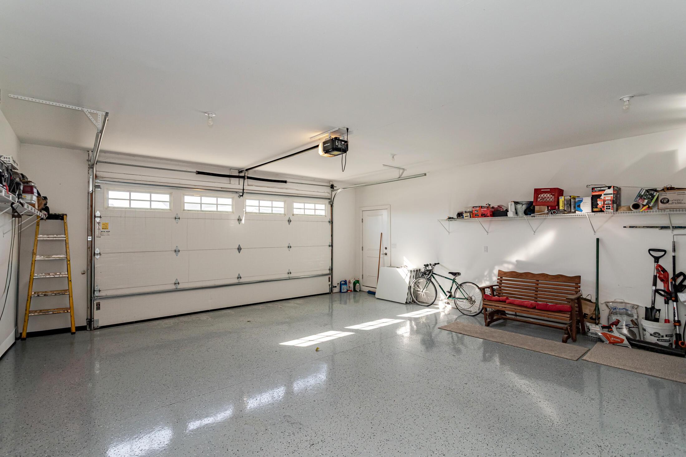 Huxley, Iowa, 50124, United States, 3 Bedrooms Bedrooms, ,4 BathroomsBathrooms,Residential,For Sale,1976803