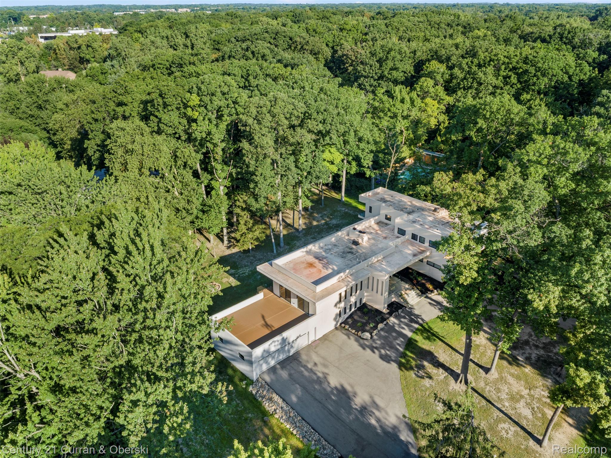 Farmington, Michigan, 48334, United States, 7 Bedrooms Bedrooms, ,8 BathroomsBathrooms,Residential,For Sale,1980731