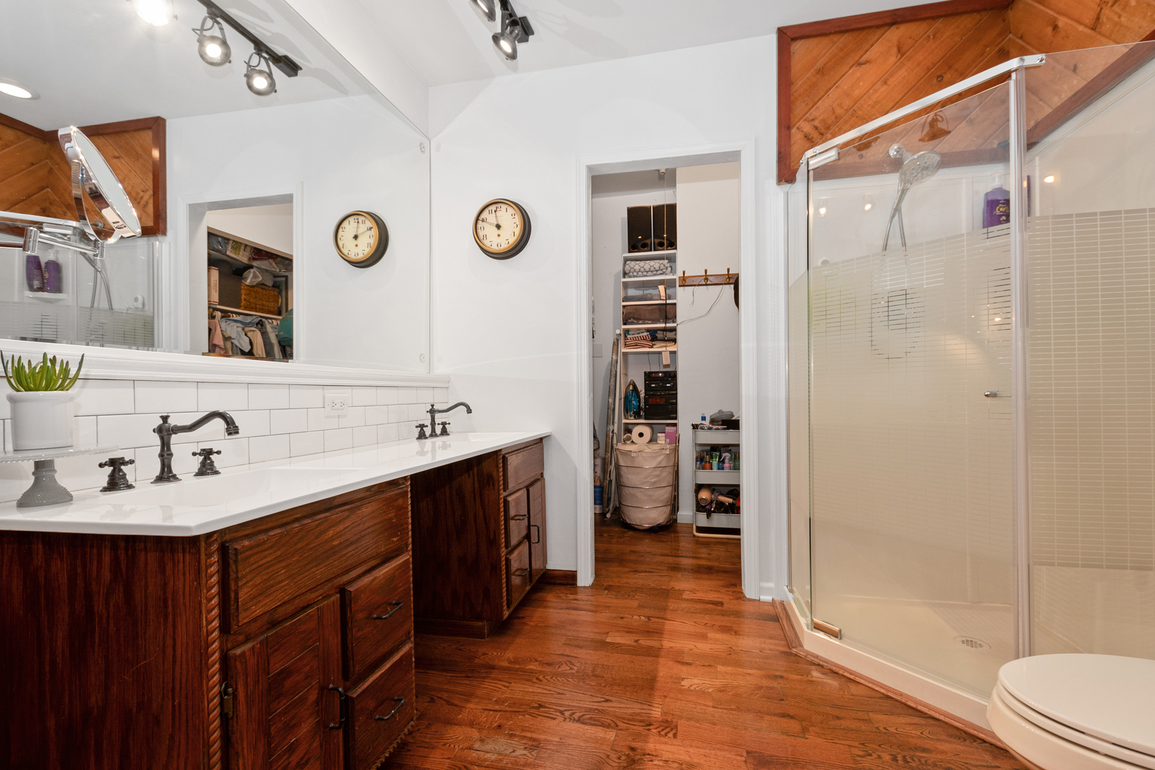 Tinley Park, Illinois, 60487, United States, 6 Bedrooms Bedrooms, ,4 BathroomsBathrooms,Residential,For Sale,1984113