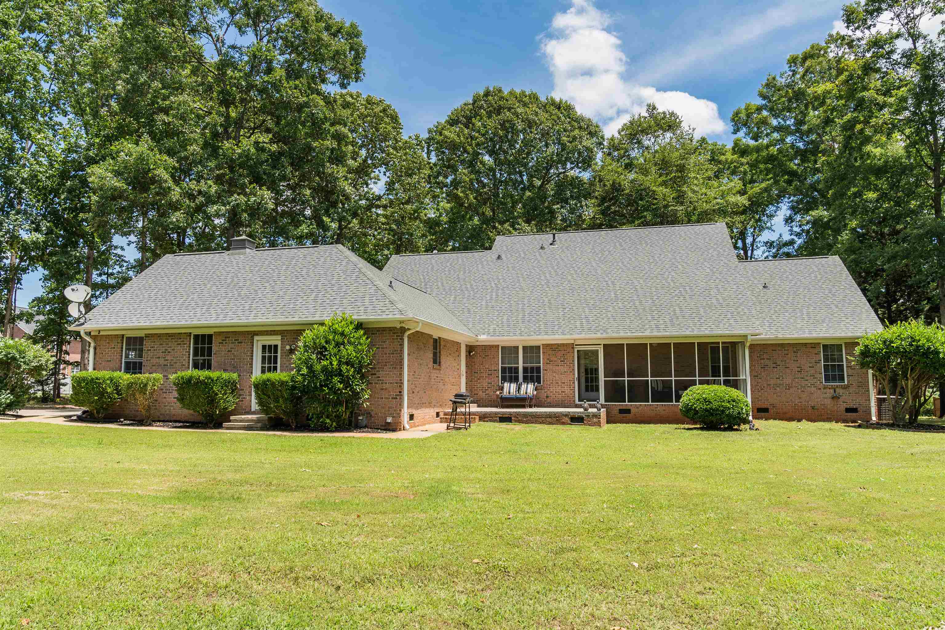 Boiling Springs, South Carolina, 29316, United States, 5 Bedrooms Bedrooms, ,4 BathroomsBathrooms,Residential,For Sale,1943235