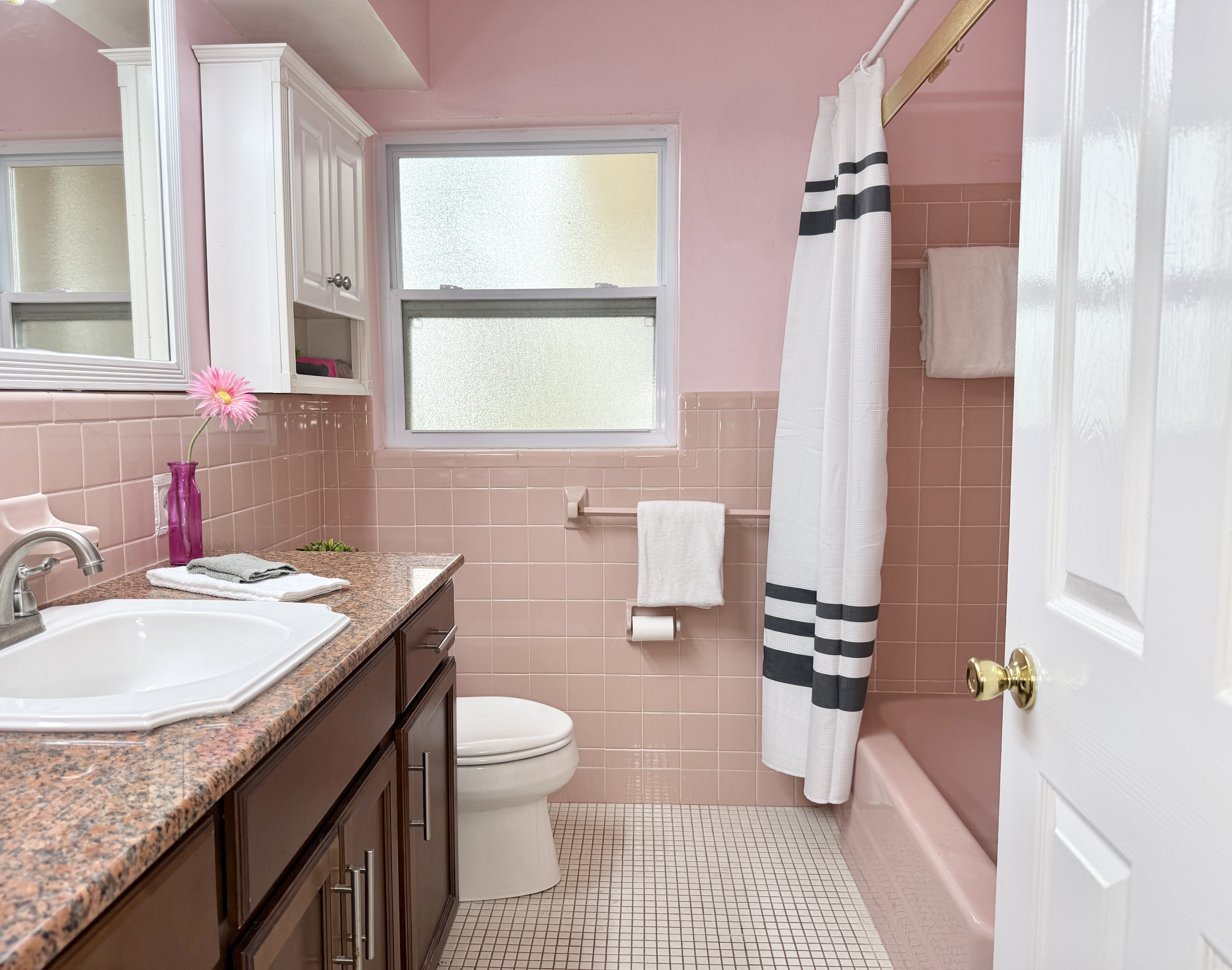 Tampa, Florida, 33618, United States, 3 Bedrooms Bedrooms, ,2 BathroomsBathrooms,Residential,For Sale,1931261