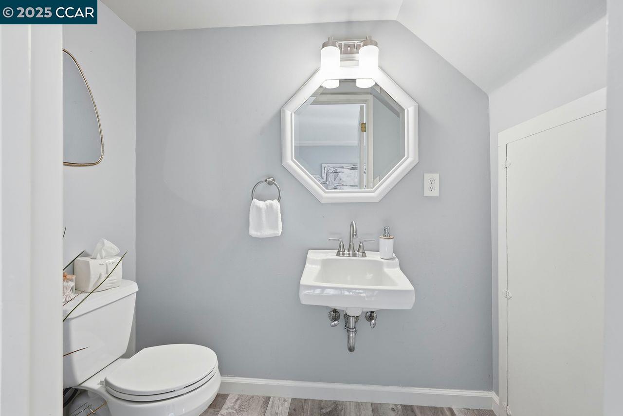 Moraga, California, 94556, United States, 2 Bedrooms Bedrooms, ,1 BathroomBathrooms,Residential,For Sale,1994514