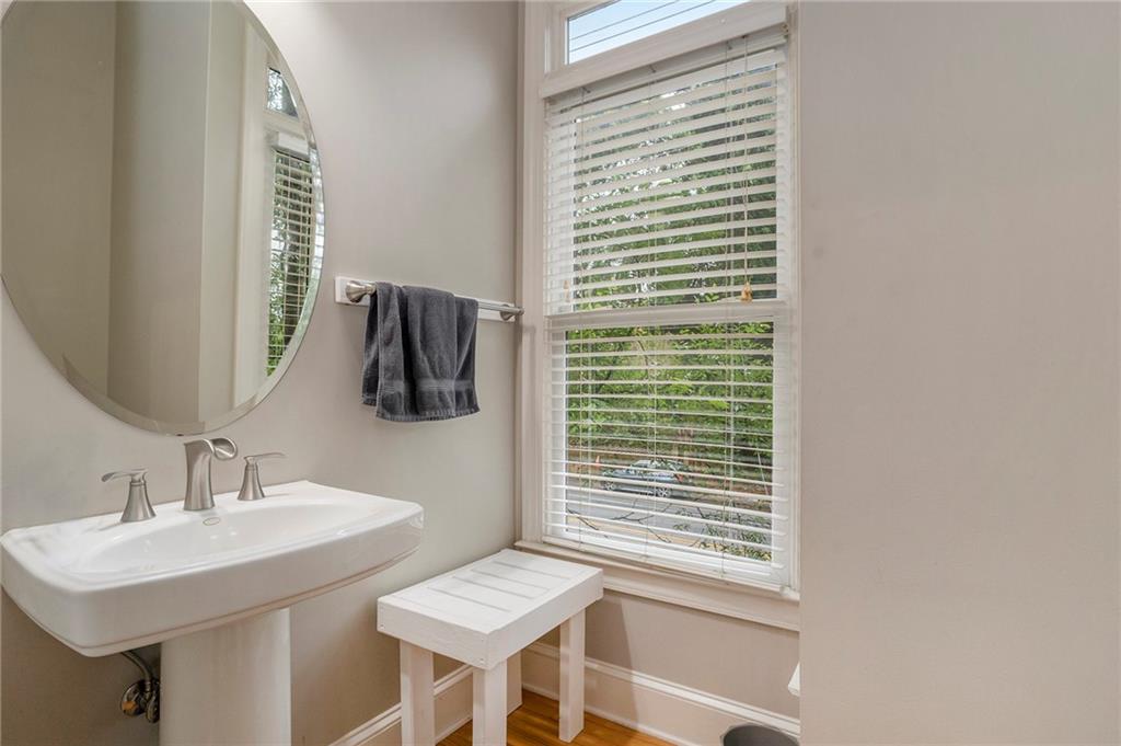 Atlanta, Georgia, 30317, United States, 3 Bedrooms Bedrooms, ,3 BathroomsBathrooms,Residential,For Sale,1931321