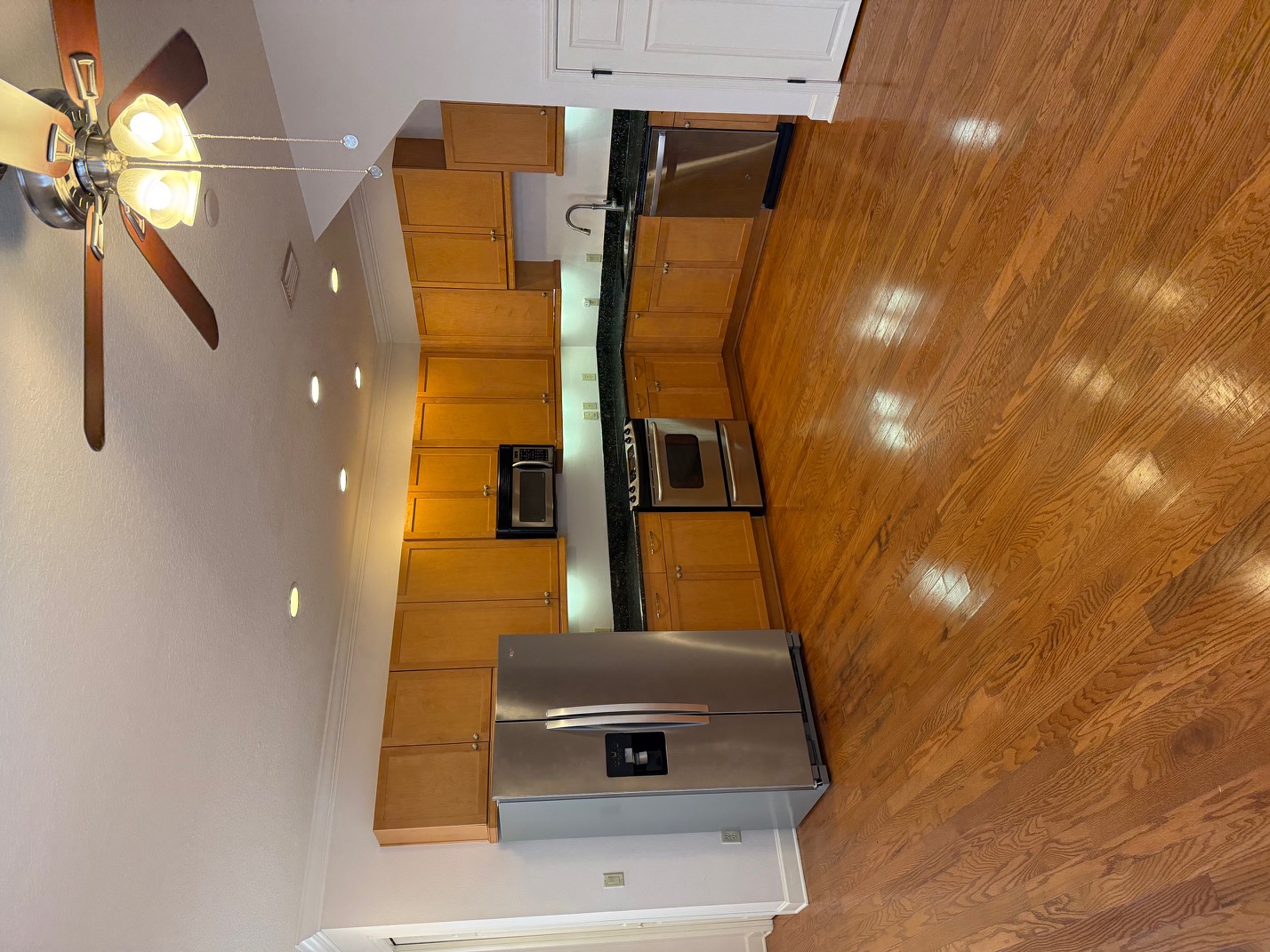 Tampa, Florida, 33606, United States, 2 Bedrooms Bedrooms, ,3 BathroomsBathrooms,Residential,For Sale,2015319