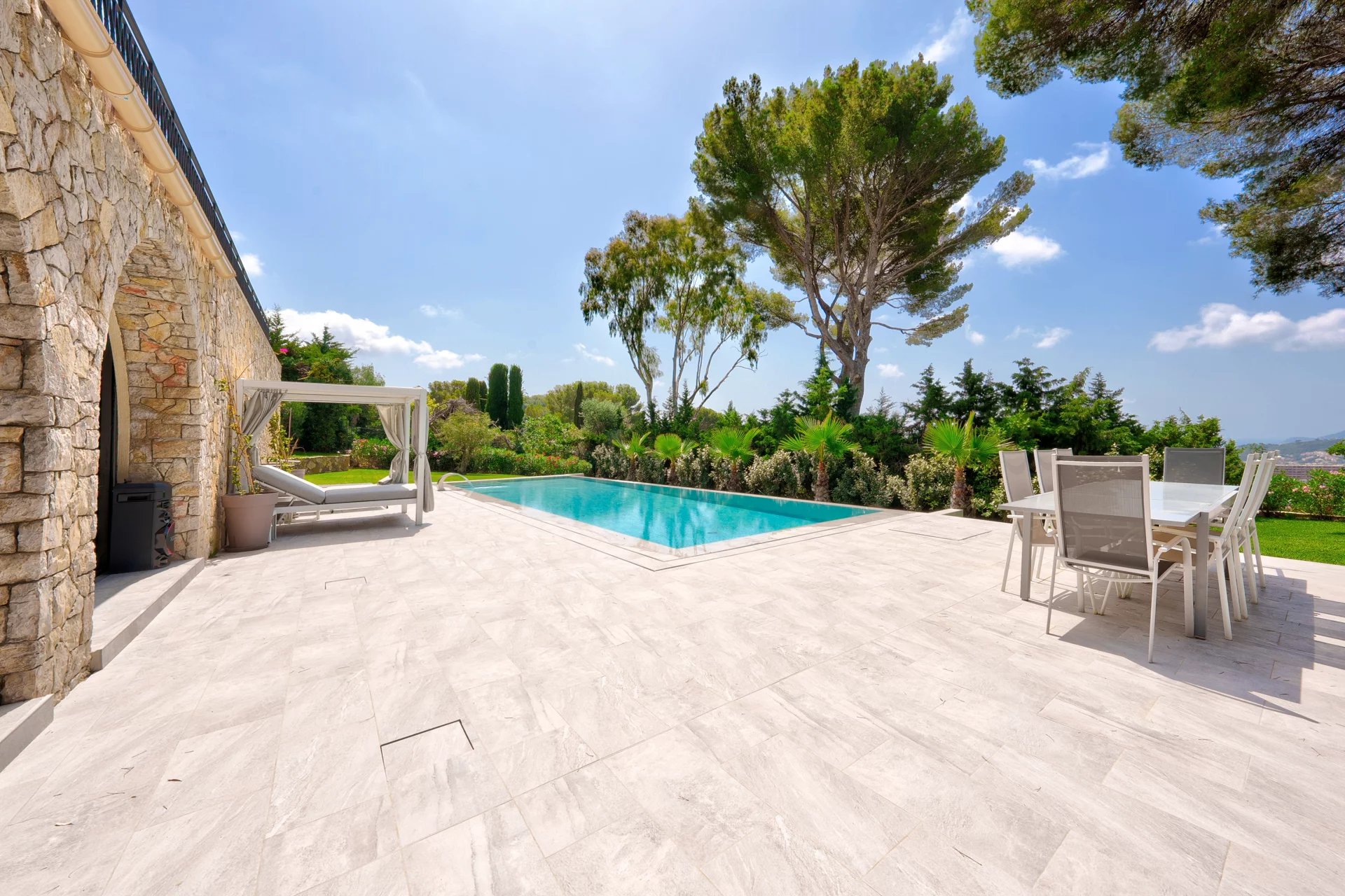 Mougins, Provence-Alpes-Côte d’Azur, 06250, FR, 6 Bedrooms Bedrooms, ,6 BathroomsBathrooms,Residential,For Sale,1954947