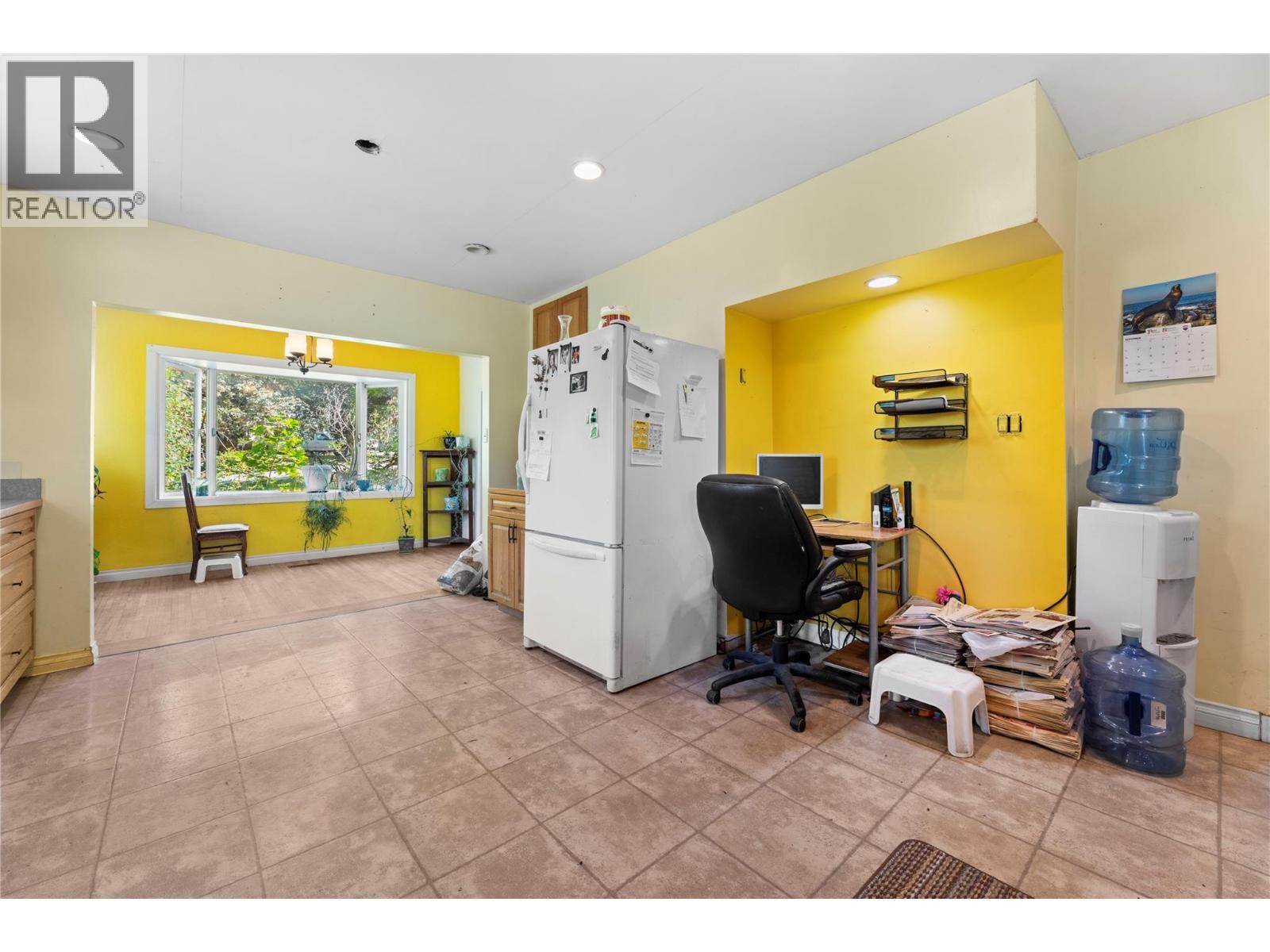 SALMON ARM, British Columbia, V1E 1J3, CA, 4 Bedrooms Bedrooms, ,2 BathroomsBathrooms,Residential,For Sale,1950734
