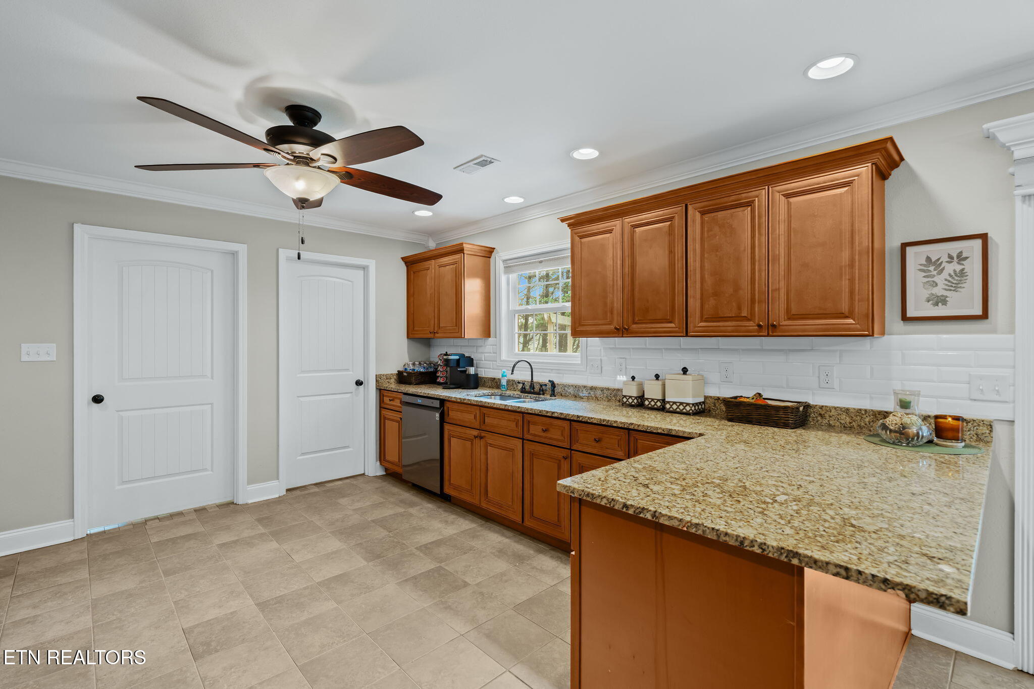 Maryville, Tennessee, 37803, United States, 3 Bedrooms Bedrooms, ,2 BathroomsBathrooms,Residential,For Sale,1942591