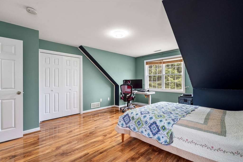 Chelmsford, Massachusetts, 01824, United States, 4 Bedrooms Bedrooms, ,3 BathroomsBathrooms,Residential,For Sale,1939312