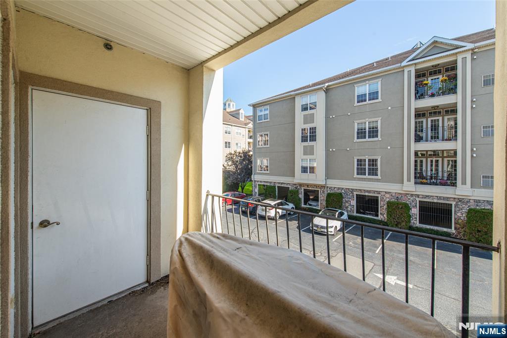 Clifton, New Jersey, 07013, United States, 2 Bedrooms Bedrooms, ,2 BathroomsBathrooms,Residential,For Sale,1971617