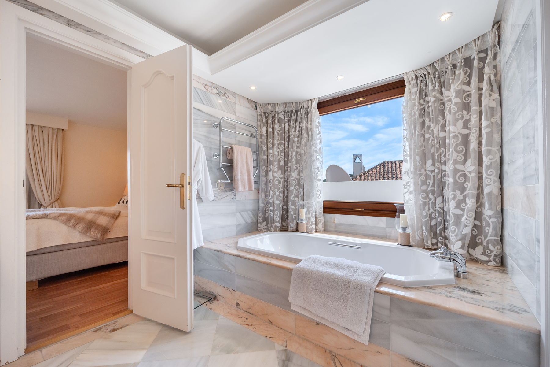  A true home in the Golf Valley with direct access to the Las Brisas golf course - 物件實景