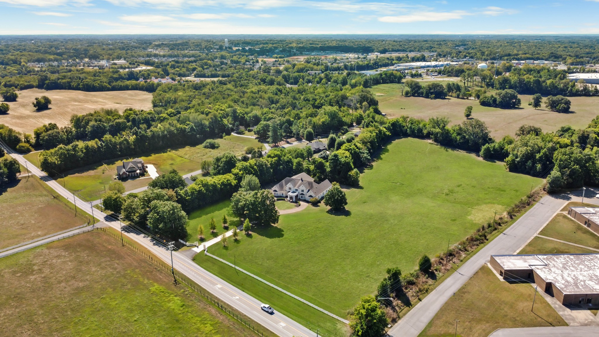 Clarksville, Tennessee, 37043, United States, 4 Bedrooms Bedrooms, ,4 BathroomsBathrooms,Residential,For Sale,1980790