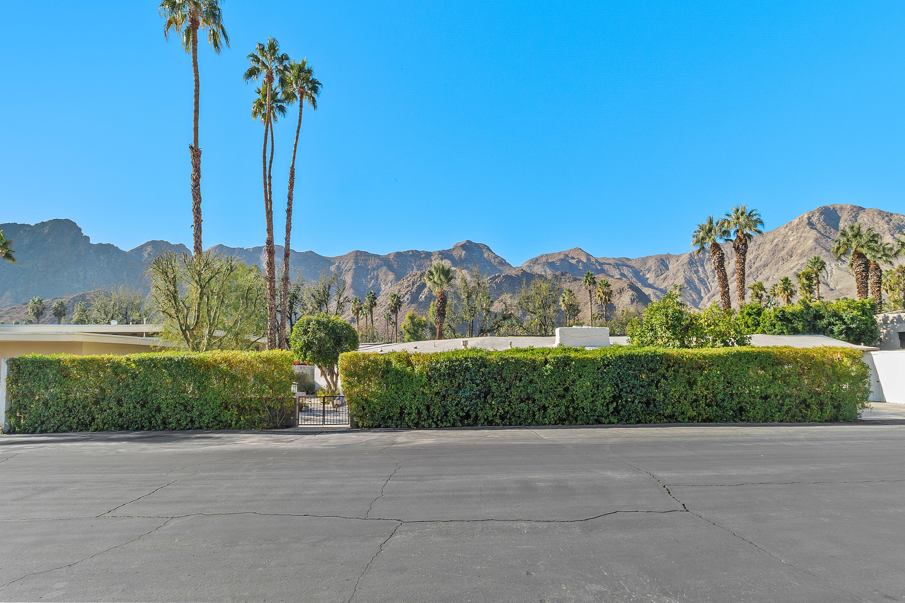 Rancho Mirage, California, 92270, United States, 3 Bedrooms Bedrooms, ,4 BathroomsBathrooms,Residential,For Sale,2001668