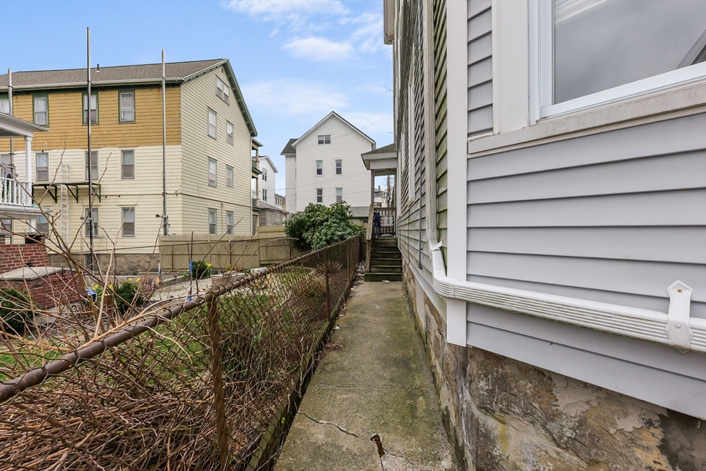 Fall River, Massachusetts, 02721, United States, 9 Bedrooms Bedrooms, ,3 BathroomsBathrooms,Residential,For Sale,1887933
