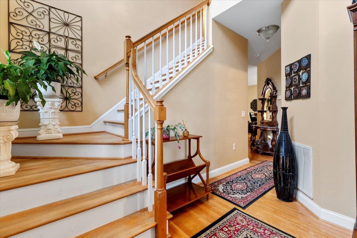 Blacksburg, Virginia, 24060, United States, 5 Bedrooms Bedrooms, ,4 BathroomsBathrooms,Residential,For Sale,1828215