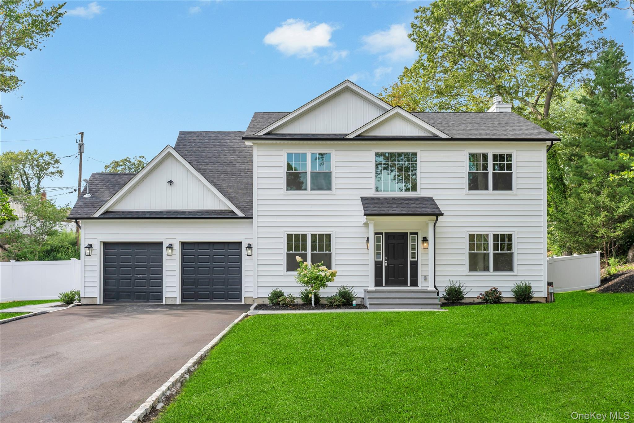 Smithtown, New York, 11787, United States, 4 Bedrooms Bedrooms, ,3 BathroomsBathrooms,Residential,For Sale,1934654