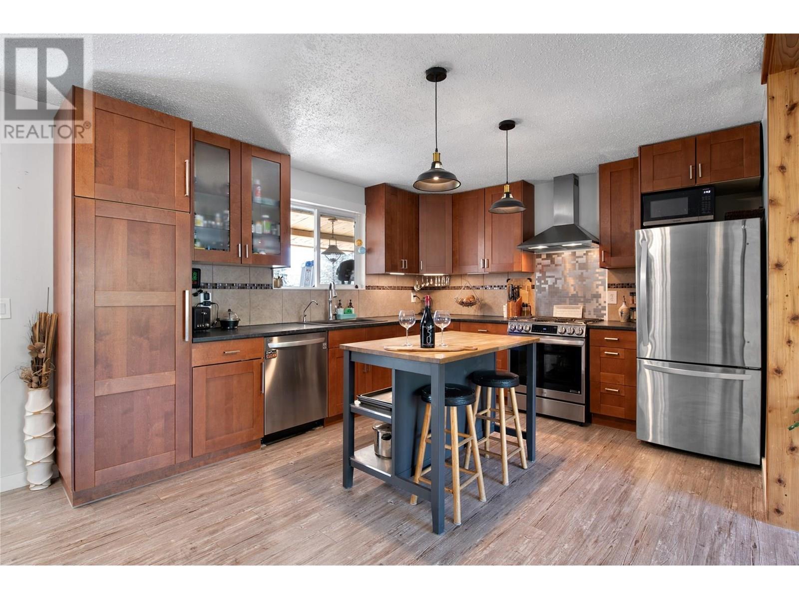 LAKE COUNTRY, British Columbia, V4V 1W2, CA, 4 Bedrooms Bedrooms, ,2 BathroomsBathrooms,Residential,For Sale,1896793