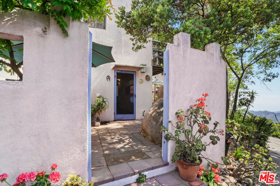 Malibu, California, 90265, United States, 3 Bedrooms Bedrooms, ,3 BathroomsBathrooms,Residential,For Sale,1859463