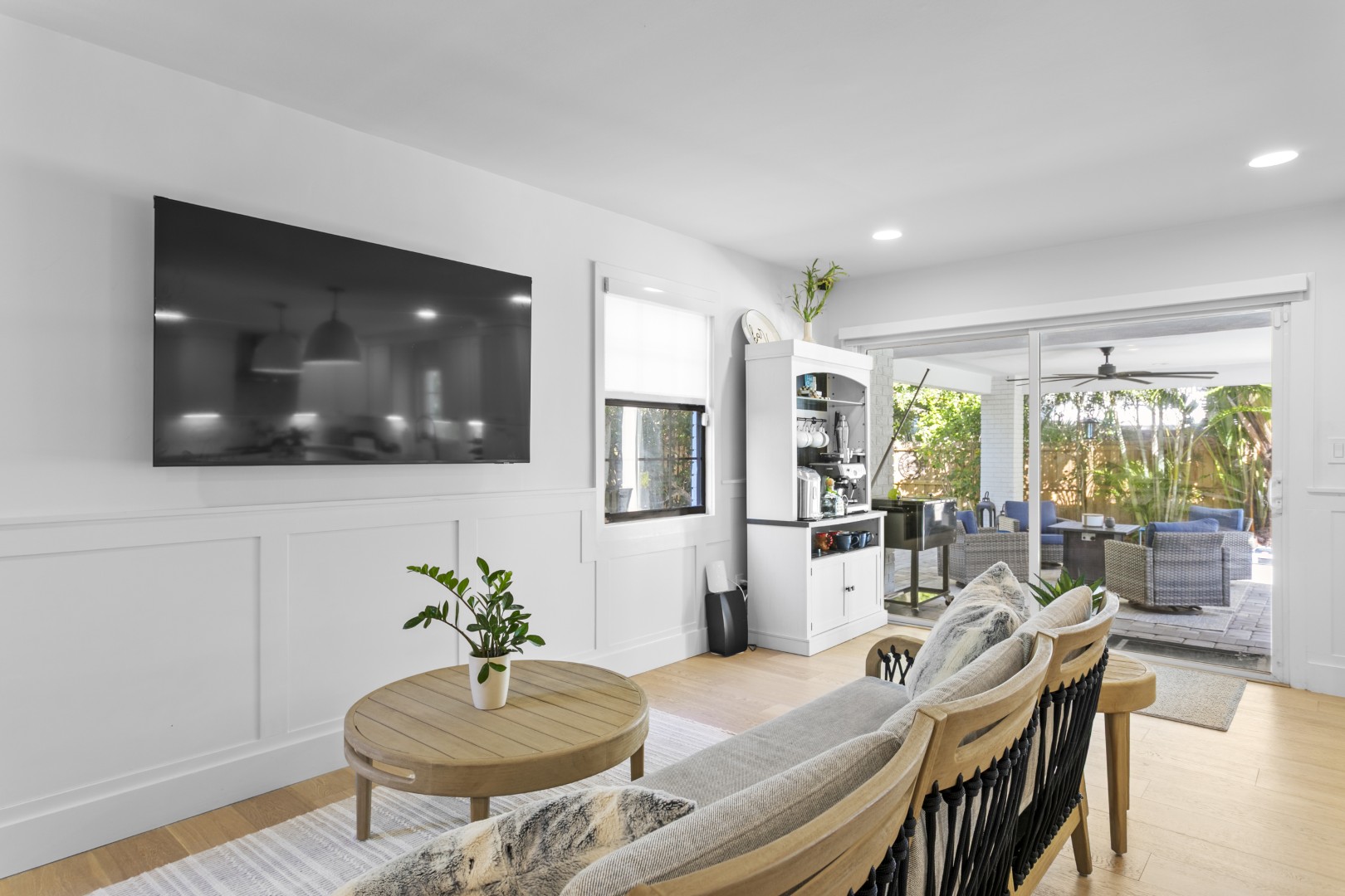 Tampa, Florida, 33629, United States, 4 Bedrooms Bedrooms, ,5 BathroomsBathrooms,Residential,For Sale,2010401