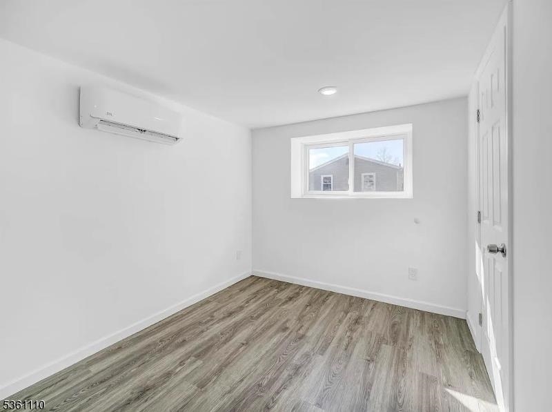 Jersey City, New Jersey, 07305, United States, 4 Bedrooms Bedrooms, ,2 BathroomsBathrooms,Residential,For Sale,1917013