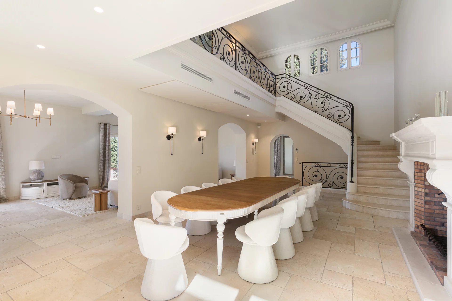 Antibes, Provence-Alpes-Côte d’Azur, 06600, FR, 6 Bedrooms Bedrooms, ,Residential,For Sale,1986252