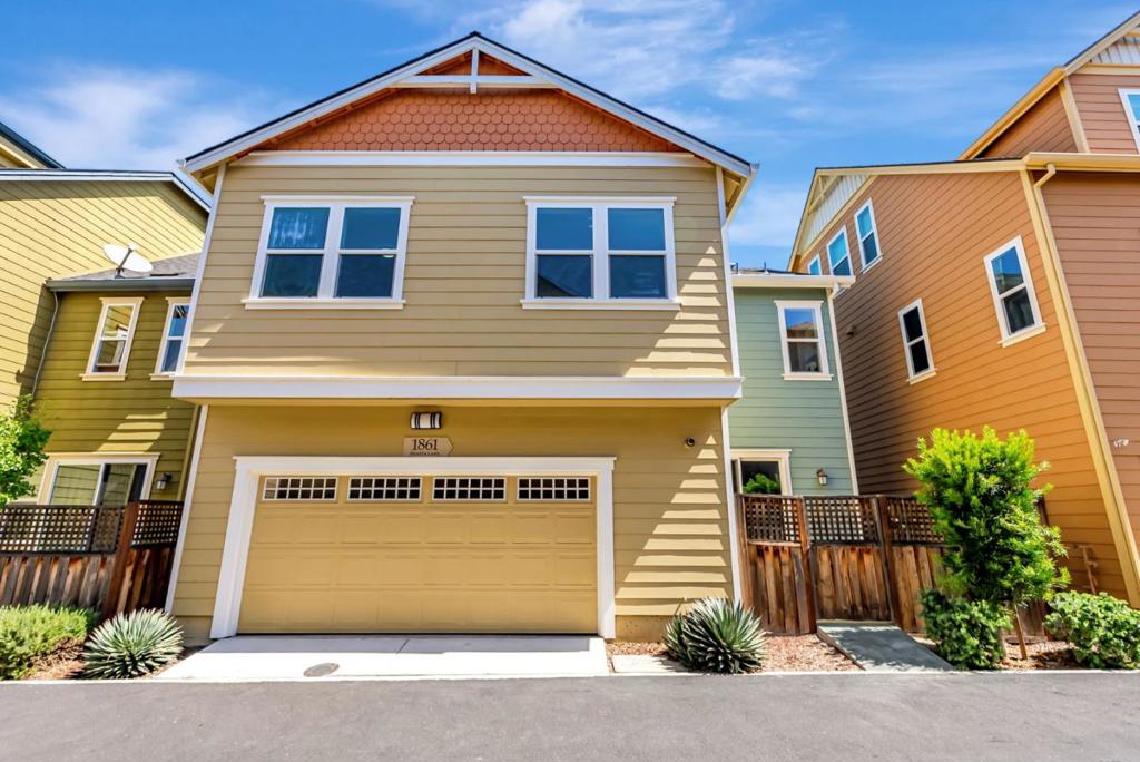 Hercules, California, 94547, United States, 4 Bedrooms Bedrooms, ,3 BathroomsBathrooms,Residential,For Sale,1978520